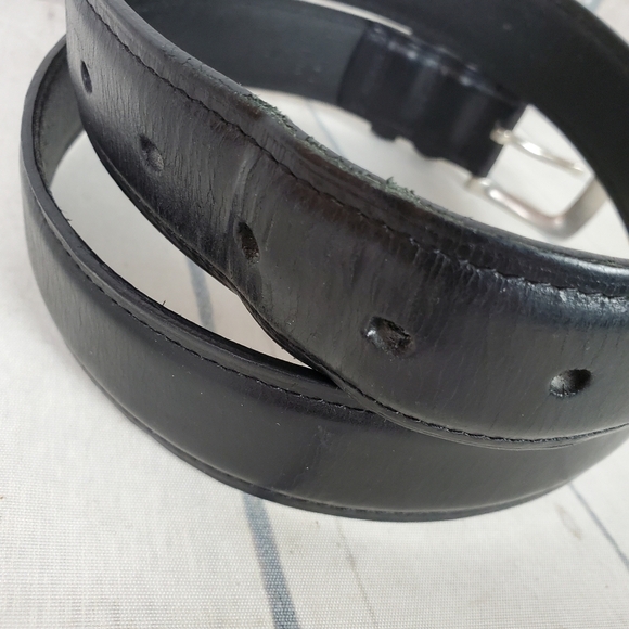 Columbia Black Leather Belt - Picture 11 of 11